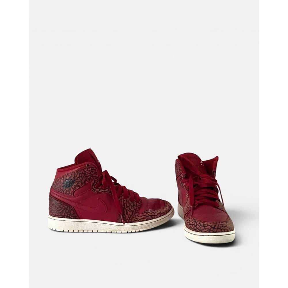 Nike Air Jordan 1 Retro High Red Elephant High Top Sneakers Sz 7 Y or Women's 8